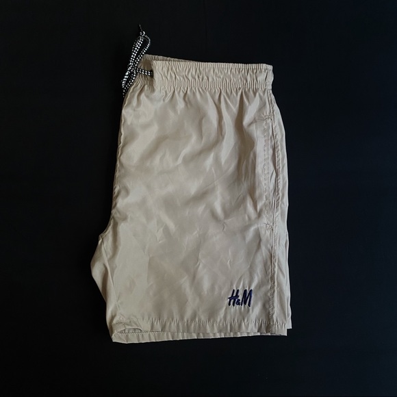 H&M shorts - Picture 3 of 6